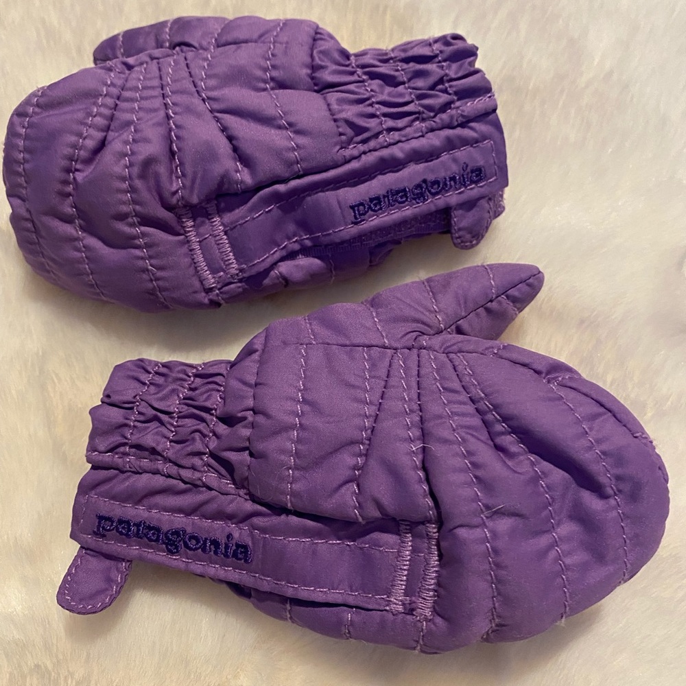 Patagonia Mittens 3/6 month